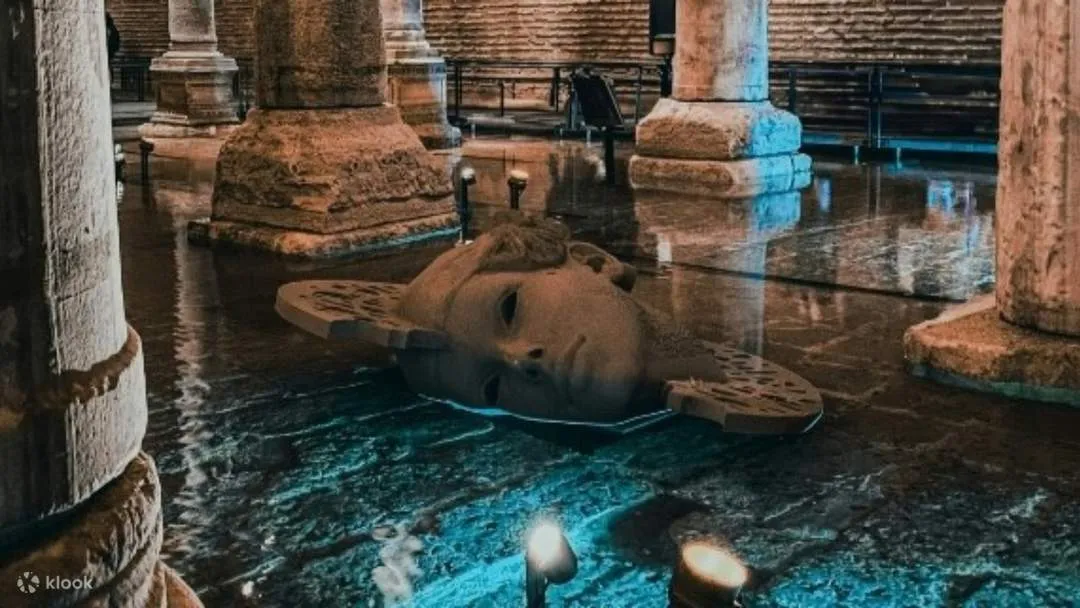 Basilica Cistern (Versunkener Palast) in Istanbul